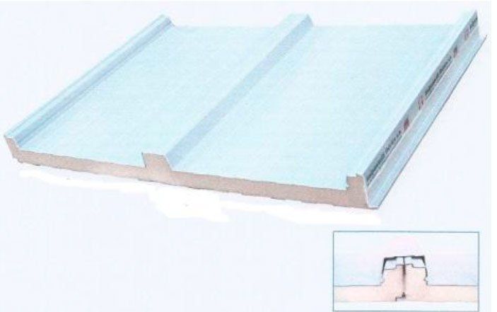 Panel sándwich con tapajuntas